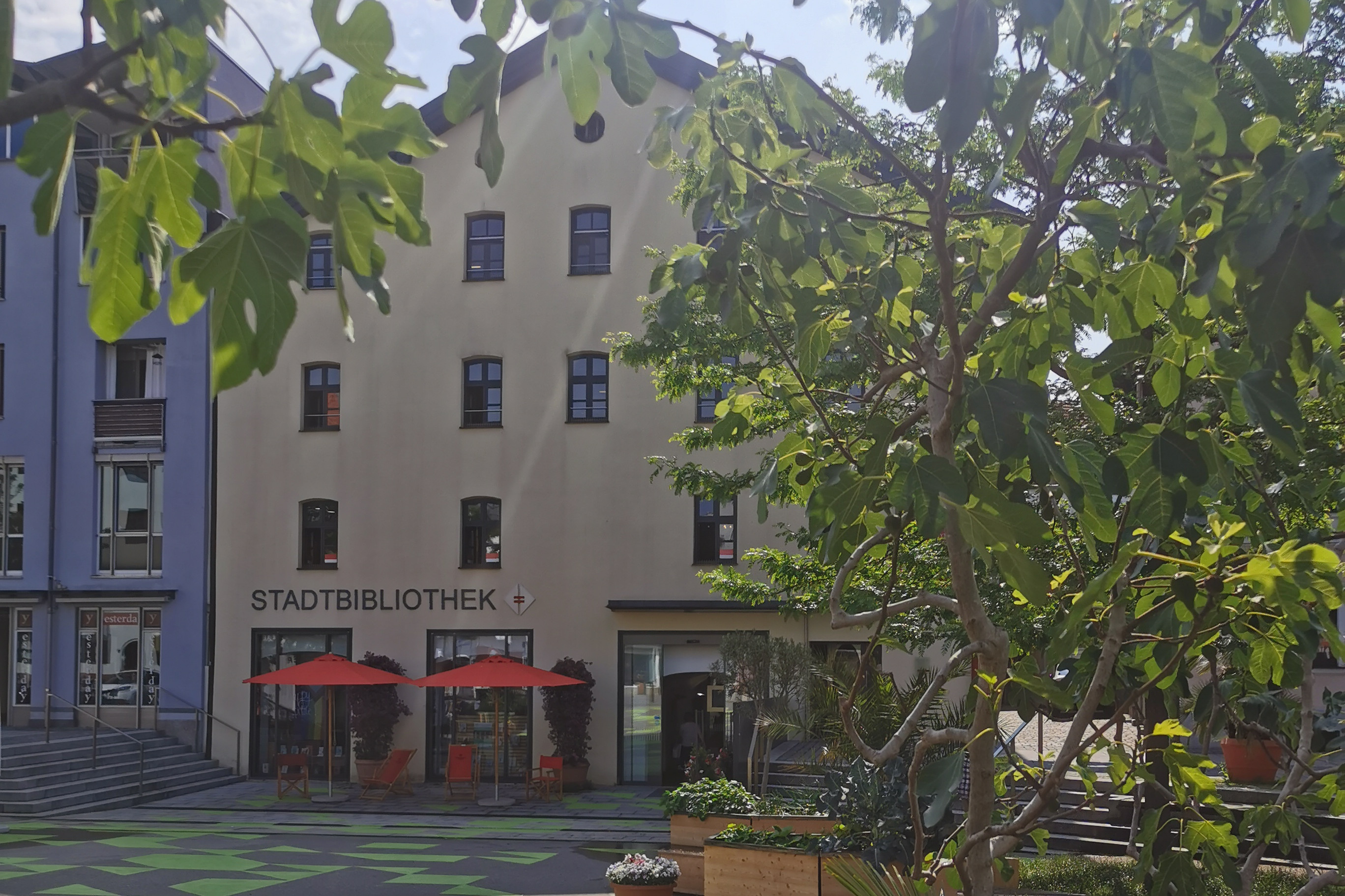 Stadtbibliothek & Stadtarchiv (City Library & City Archive)