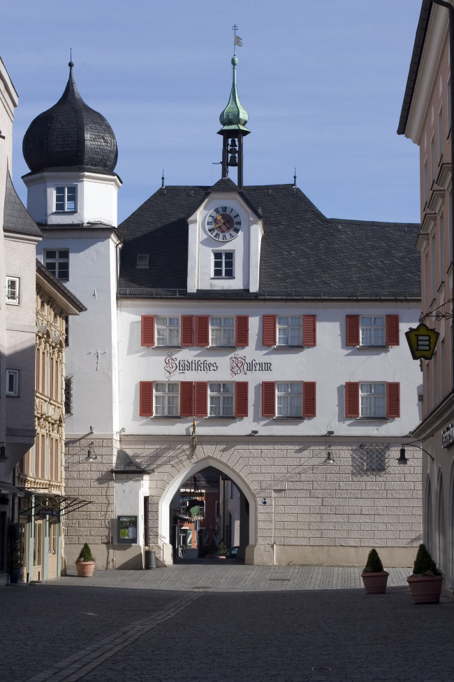 Vom Römergrab zum Nierentisch