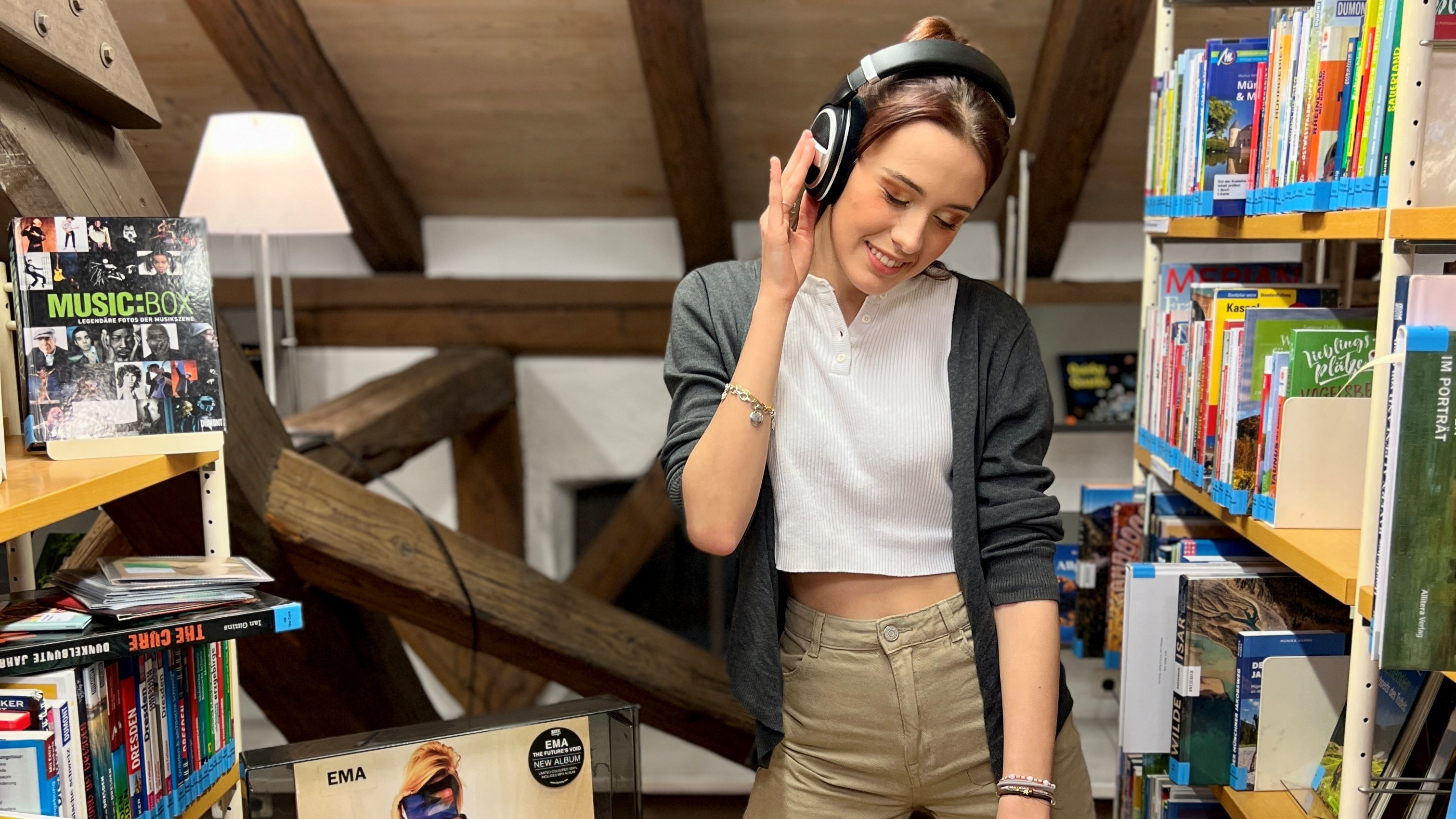 Nachtschicht - Open Mic, Spiele, DJs und mehr
