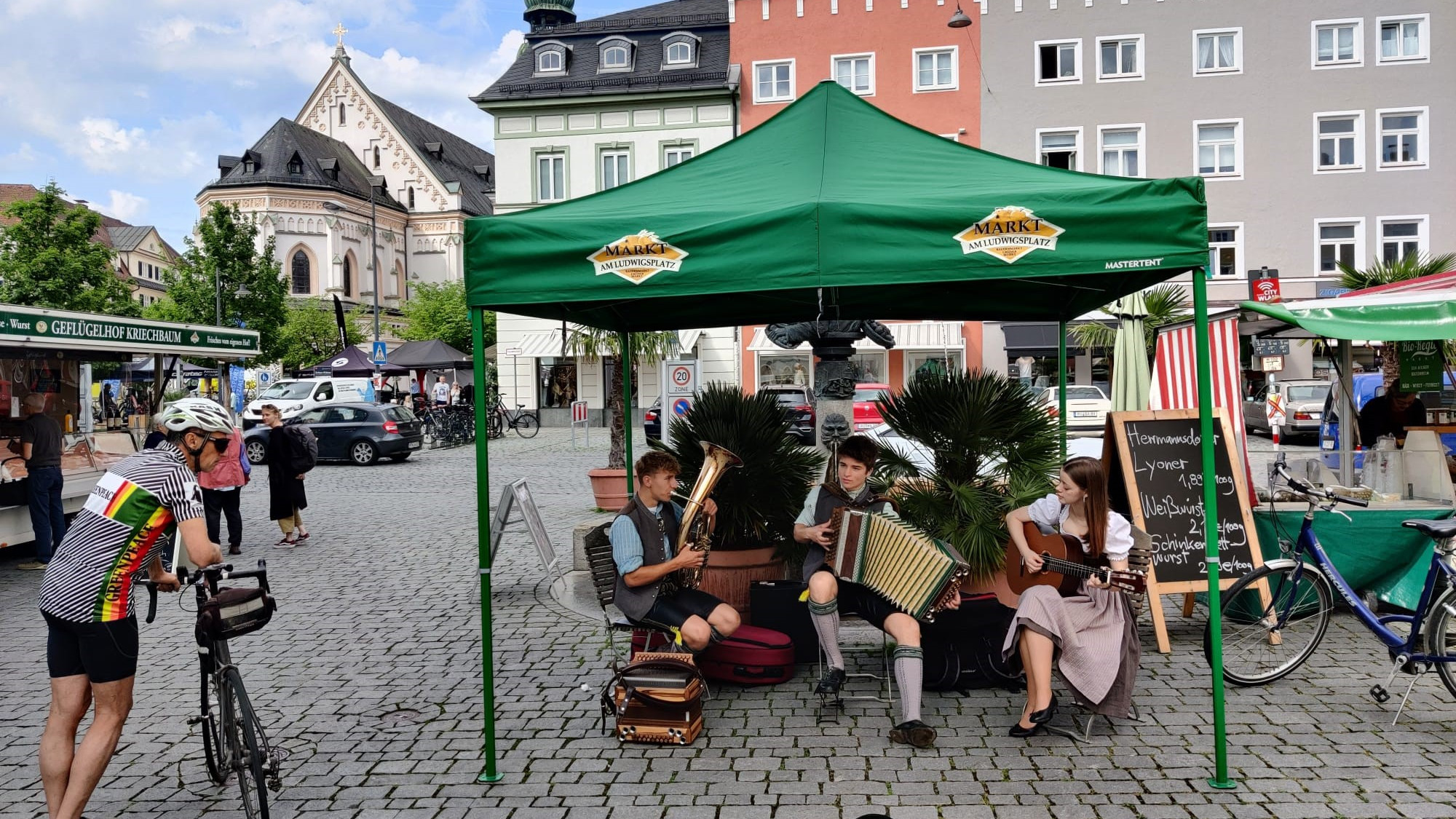 „Musikfrühschoppen“ am Grünen Markt
