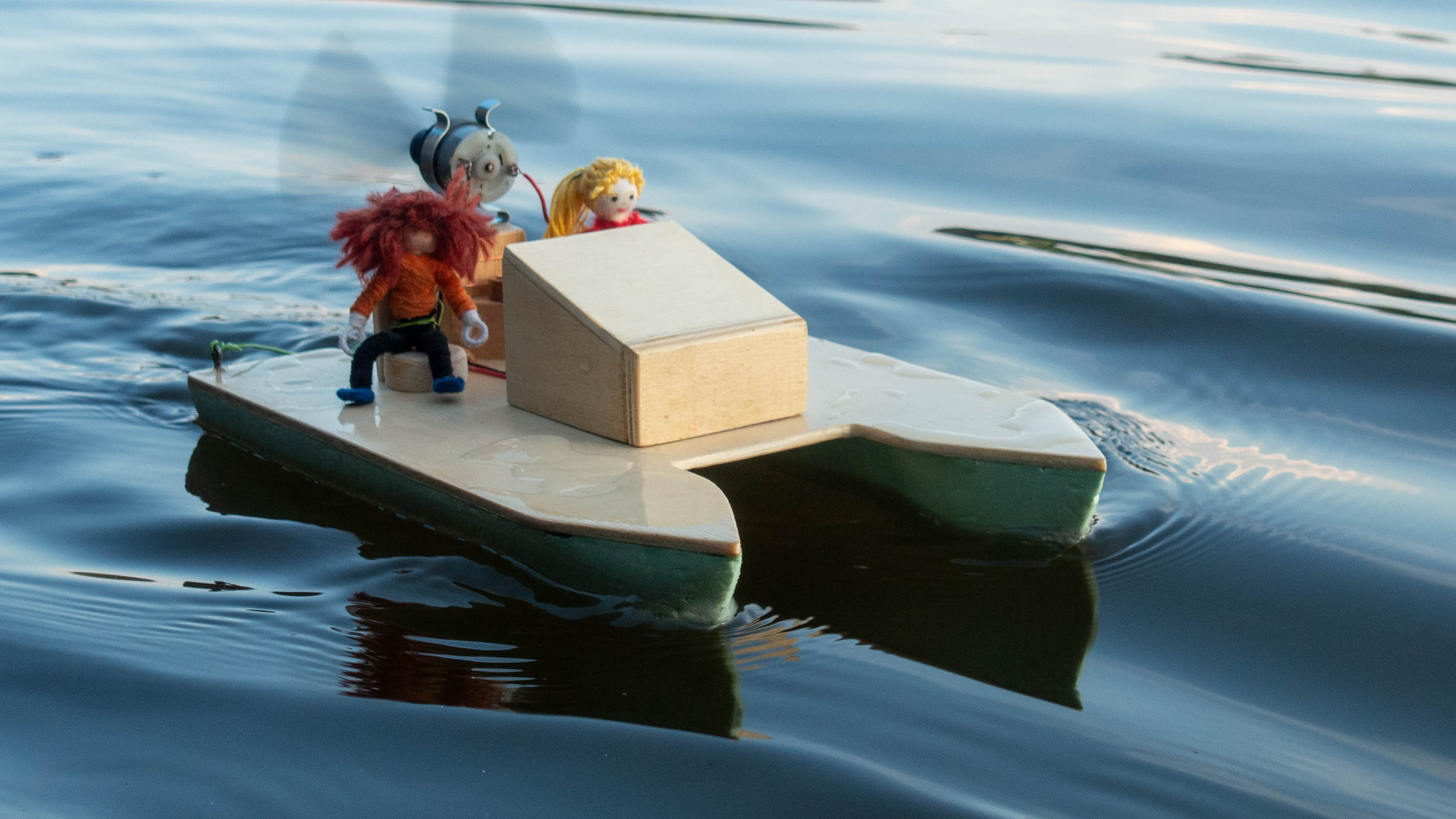 Schiff mit Elektromotor